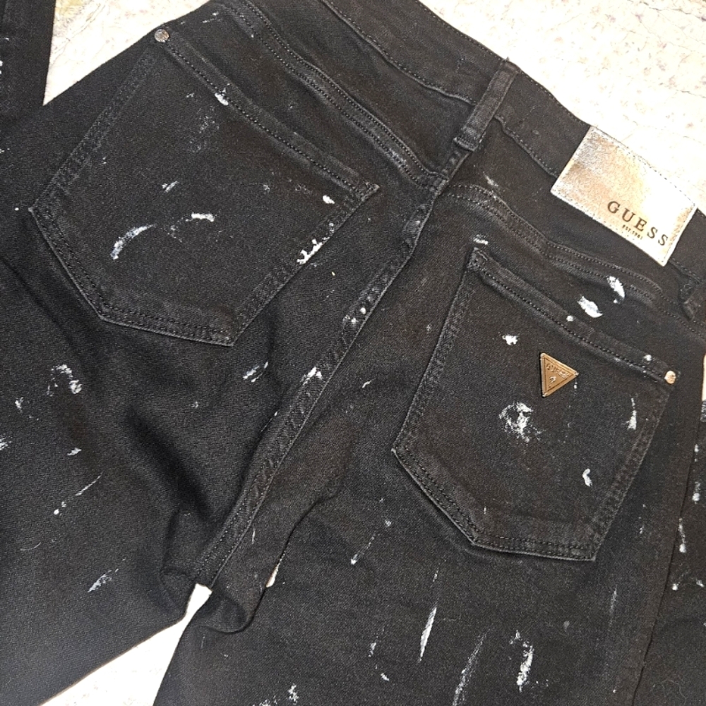 Guess sexy curve skinny jeans with paint splash-distress